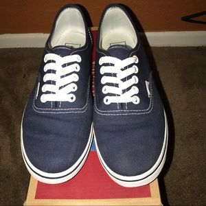 🌸 Navy Authentic Lo Pro Vans 🌸