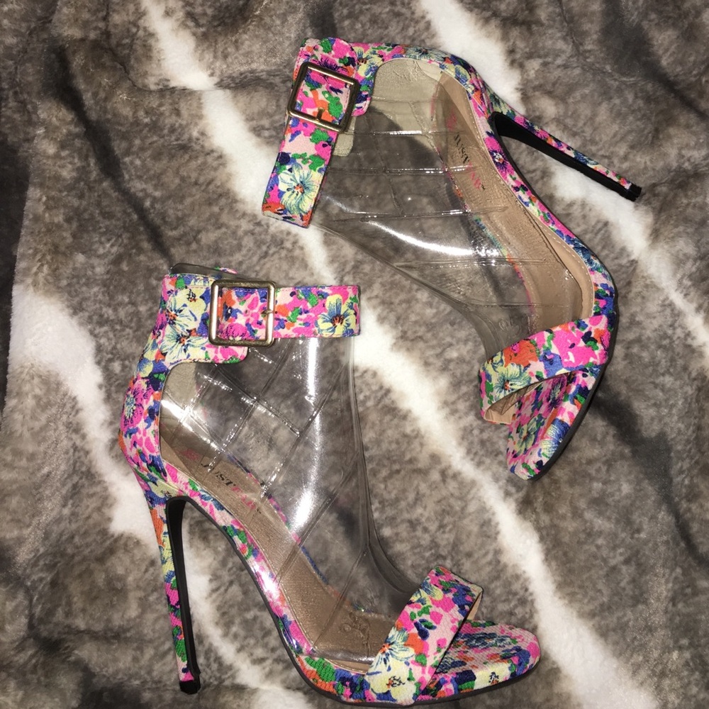 Brand new floral heels 👠🌸🌺
