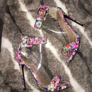 Brand new floral heels 👠🌸🌺