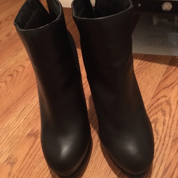 ⭐️Forever 21 boots - Picture 3 of 3