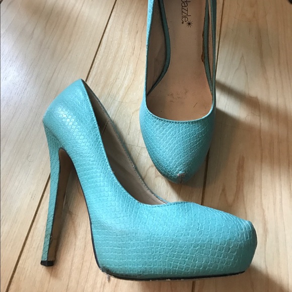 Heels - Picture 2 of 4