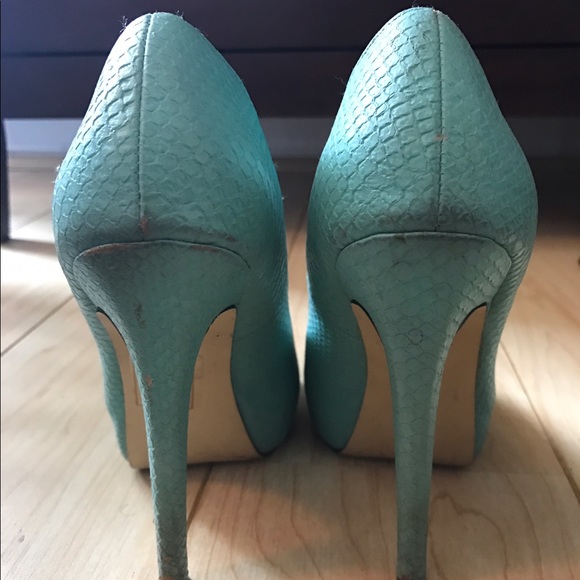 Heels - Picture 3 of 4