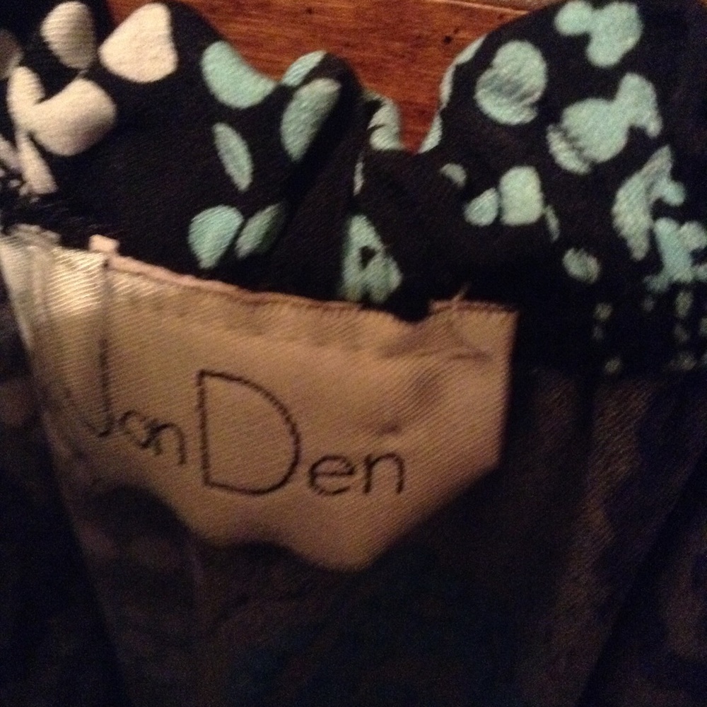 Jon Den 👚 - Picture 2 of 2