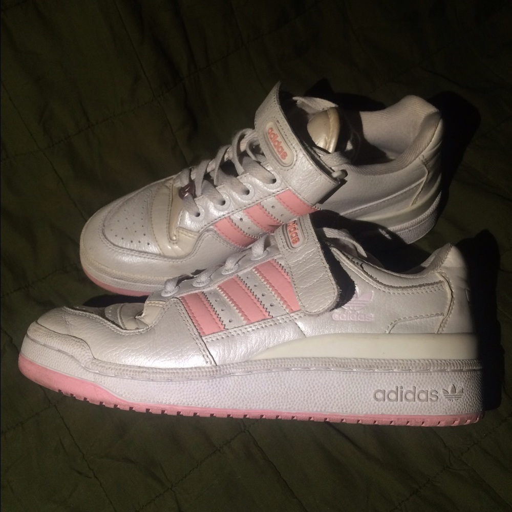 cute pink adidas 💕