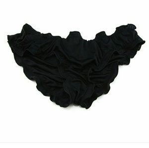 Ruffled vs bikini bottoms