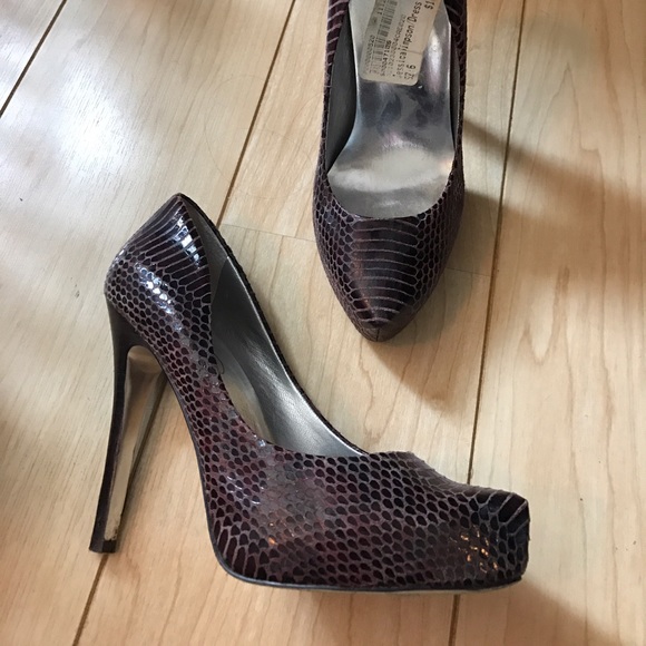 Brown heels - Picture 1 of 3