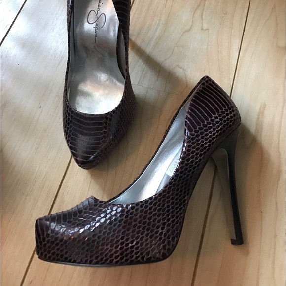 Brown heels - Picture 2 of 3