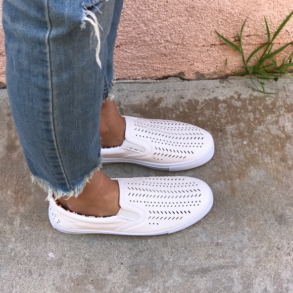 LAST 1️⃣ White Vegan Leather slip On Sneaker - Picture 3 of 8
