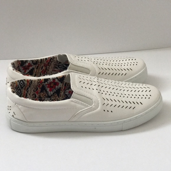 LAST 1️⃣ White Vegan Leather slip On Sneaker - Picture 5 of 8