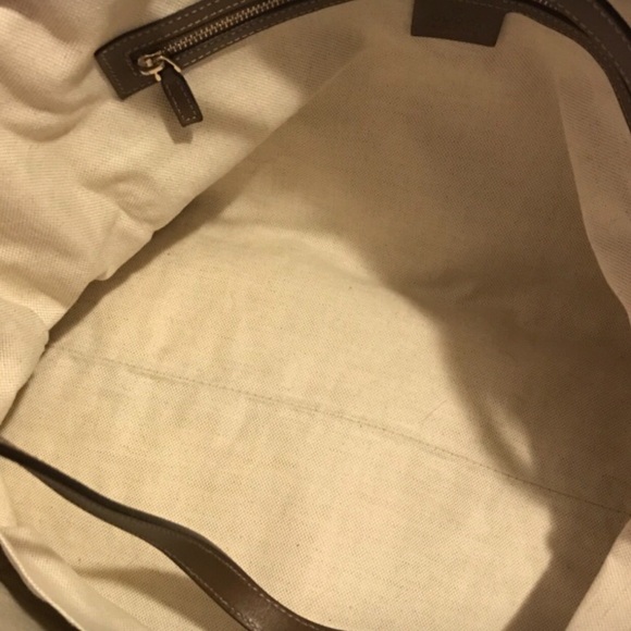 ▪️ Gucci Tote! ▪️Excellent Authentic $1100-> -$300 - Picture 2 of 4