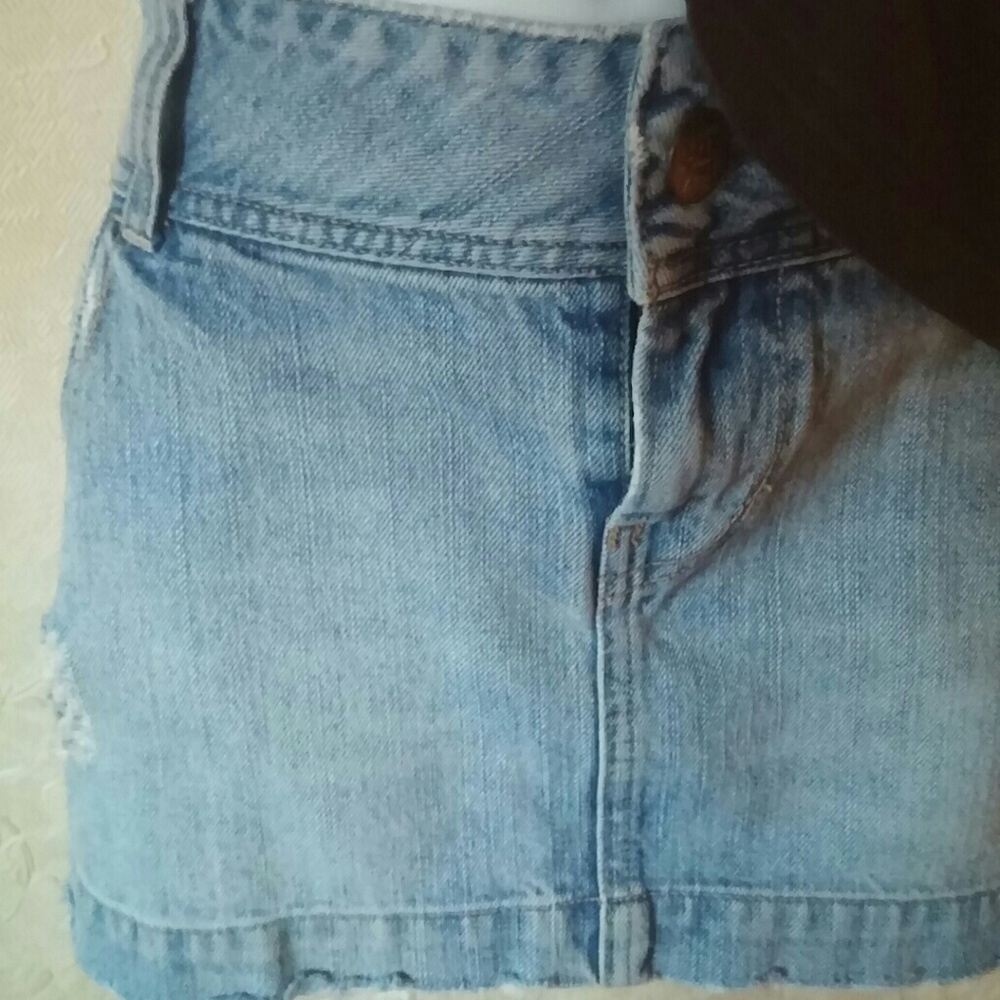 Cute Faded & Ripped.      Jean Mini. - Picture 4 of 6