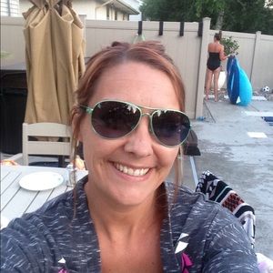 Meet your Posher, Kelly