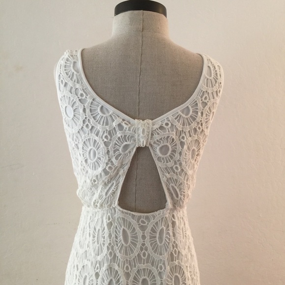 SOLD Crotchet Dress with Open Back - Picture 5 of 7