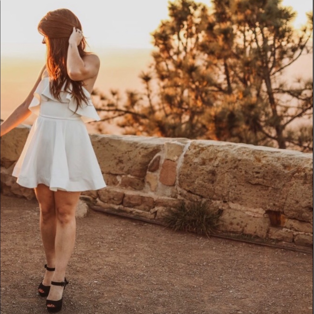 AKIRA - white little dress