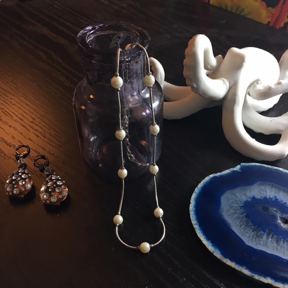 Genuine pearl and silver necklace