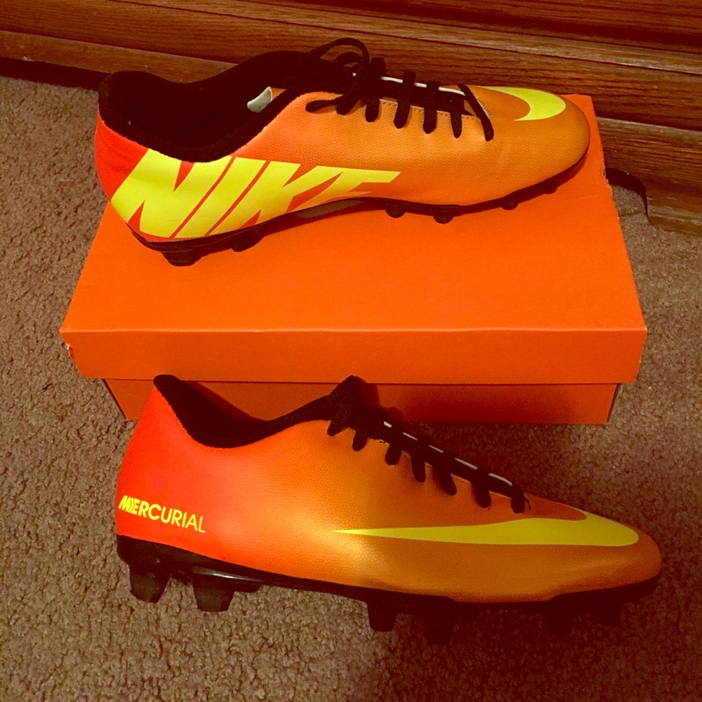 Mercurial Vortex Fg orange Soccer cleats