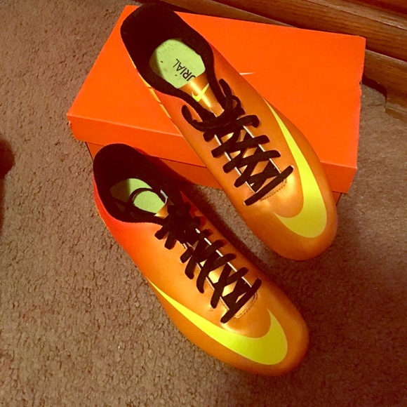Mercurial Vortex Fg orange Soccer cleats - Picture 2 of 2