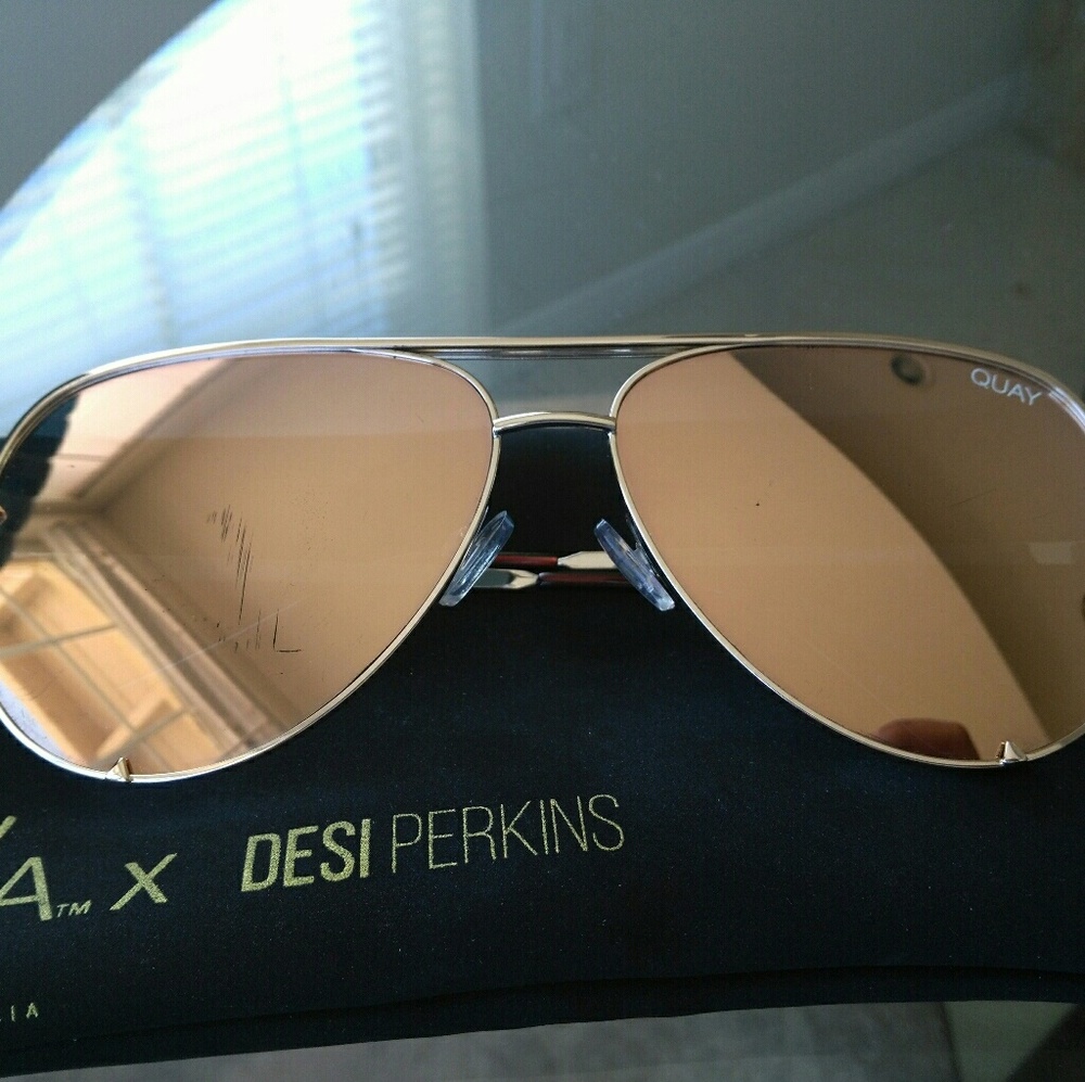 Quay x Desi High Key in Gold