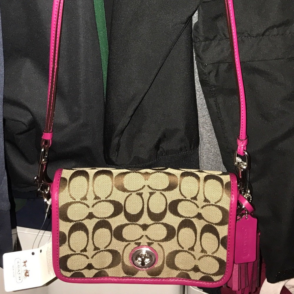 Coach NWT penny shoulder bag.