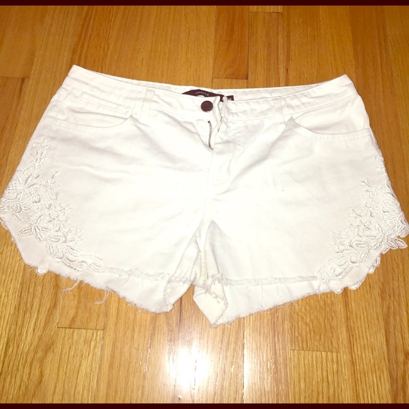 Francesca's Collections Pants - White denim shorts