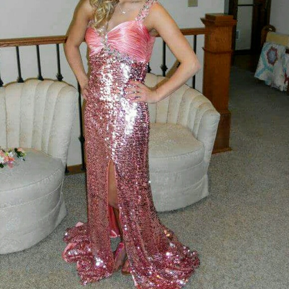 GORGEOUS PROM DRESS - Picture 2 of 2