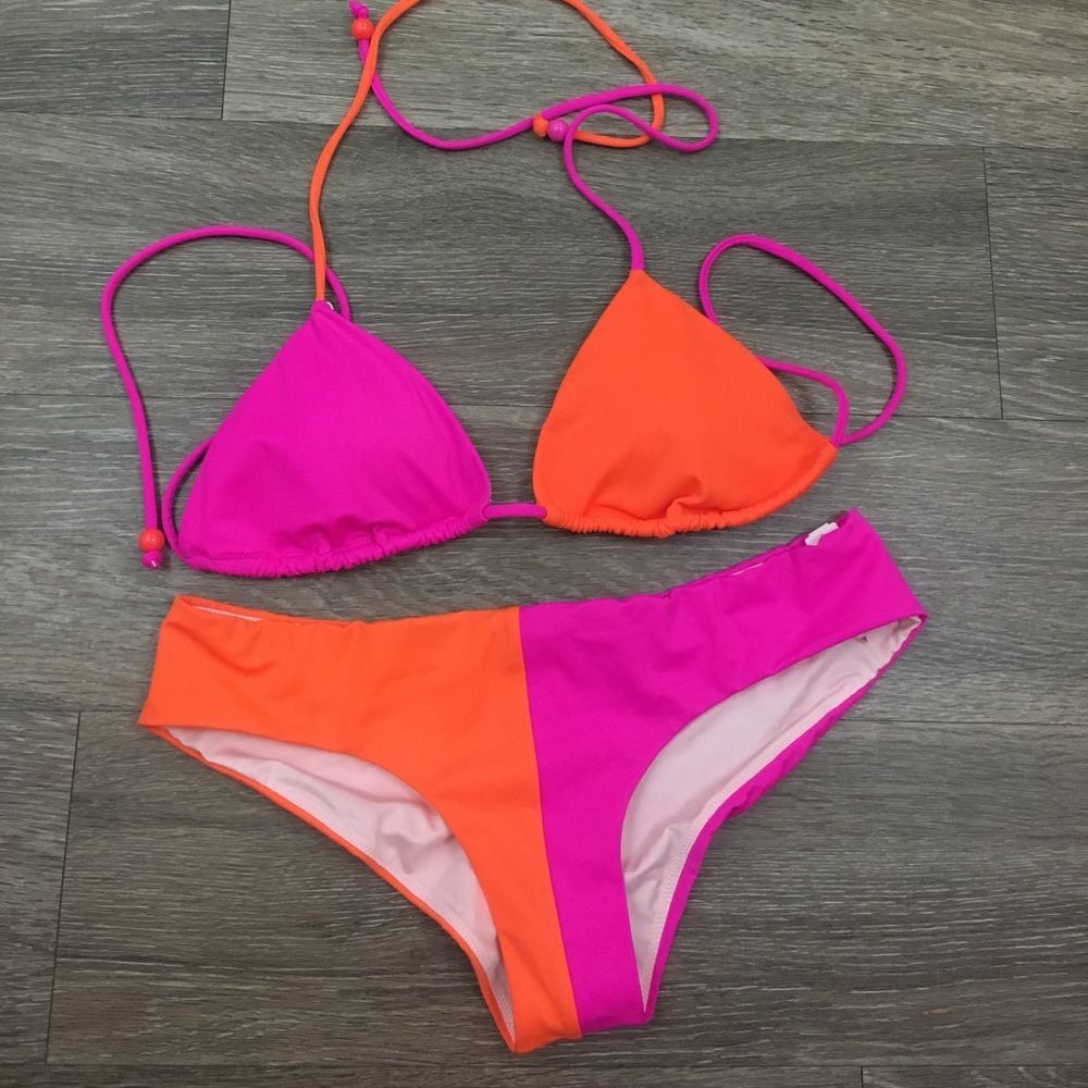 New Victoria's Secret M top/S bottom bikini - Picture 1 of 2