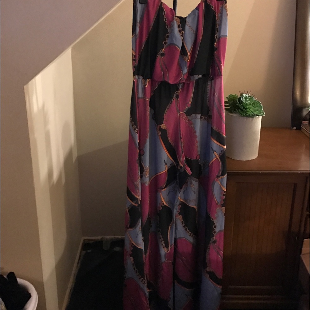 Beautiful multi-colored strapless jumpsuit🛍👡🌟