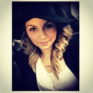 Meet your Posher, Monika