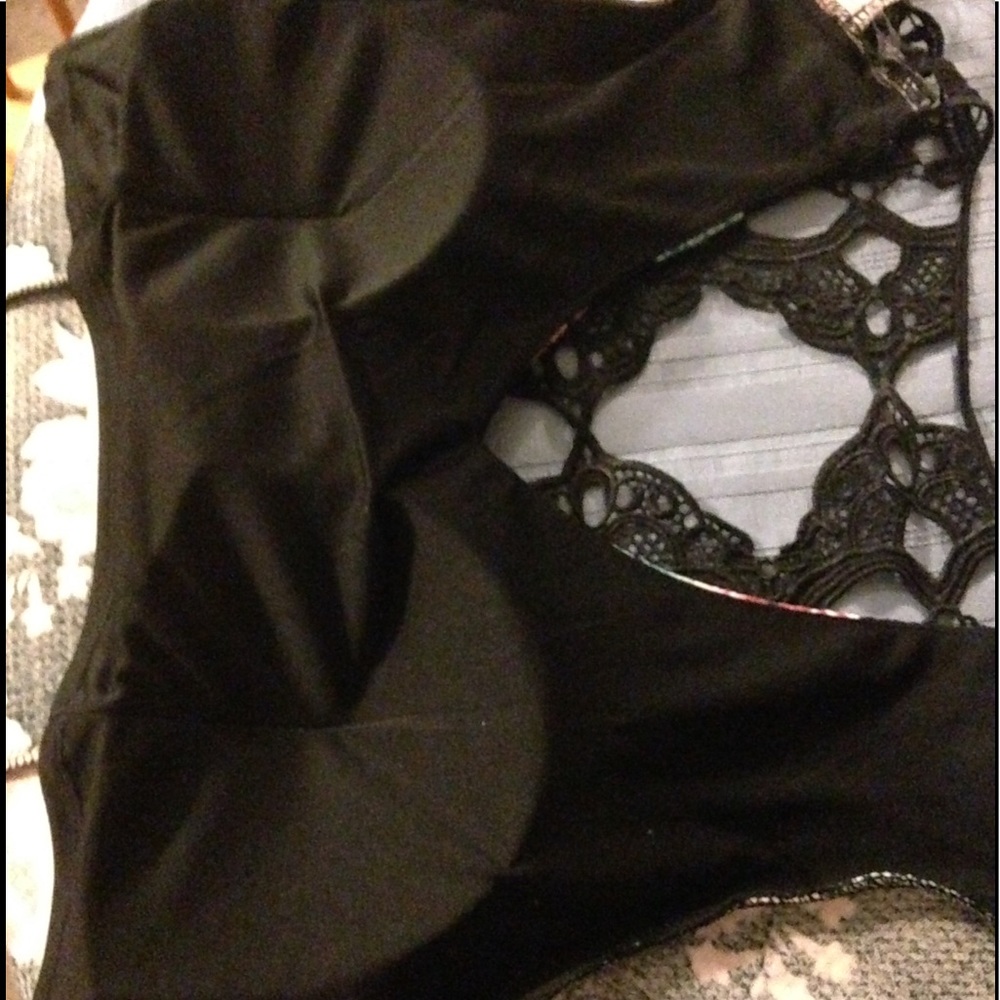 NEW Cute caged back black floral dress - Picture 6 of 8