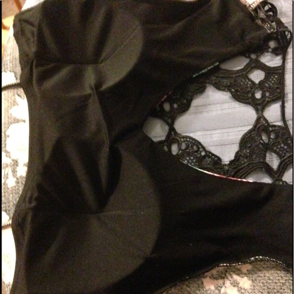 NEW Cute caged back black floral dress - Picture 6 of 8