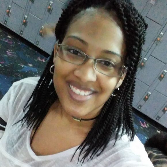 Meet your Posher, Statia - Picture 1 of 1