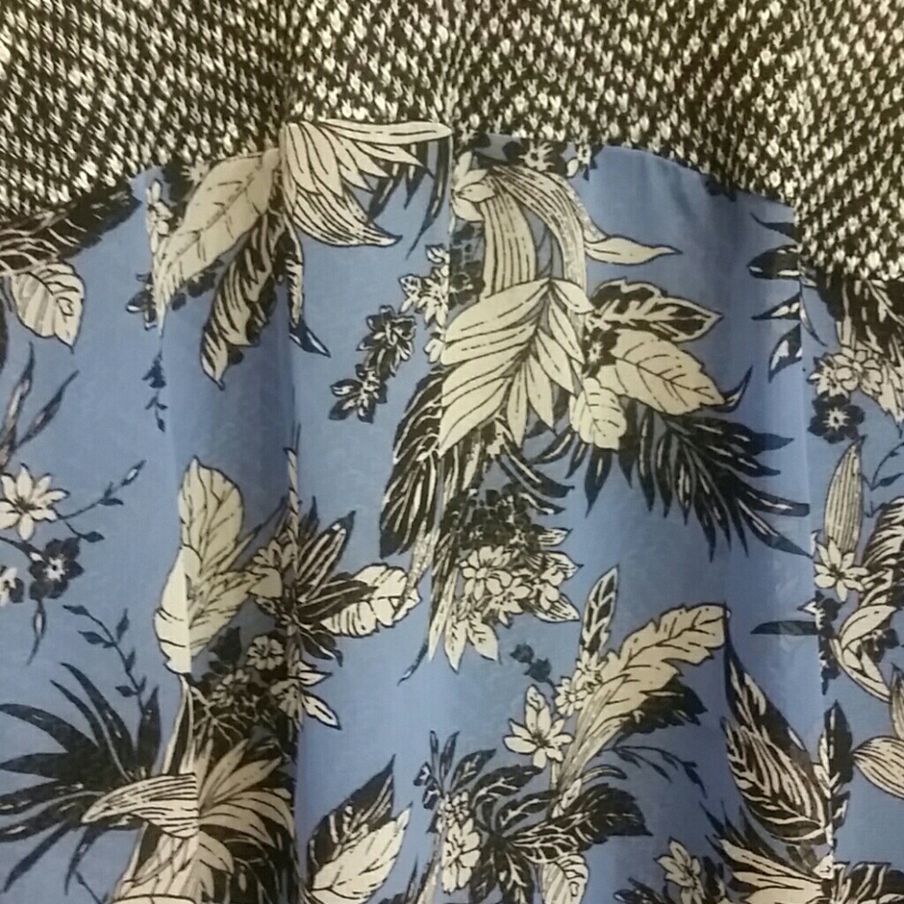Floral Top S/M/L - Picture 4 of 4