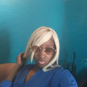 Meet your Posher, Amber