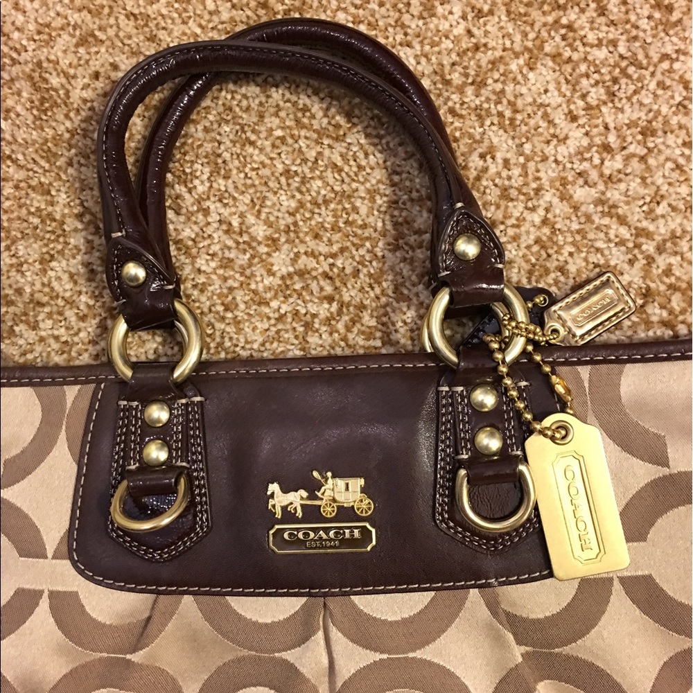 Coach - Picture 2 of 4