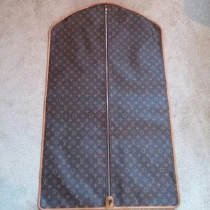 AUTHENTIC Louis Vuitton garmet bag