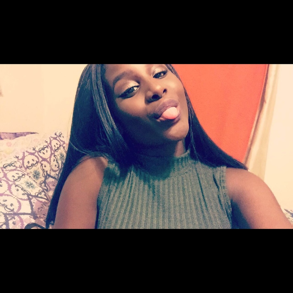 Meet your Posher, Nahja