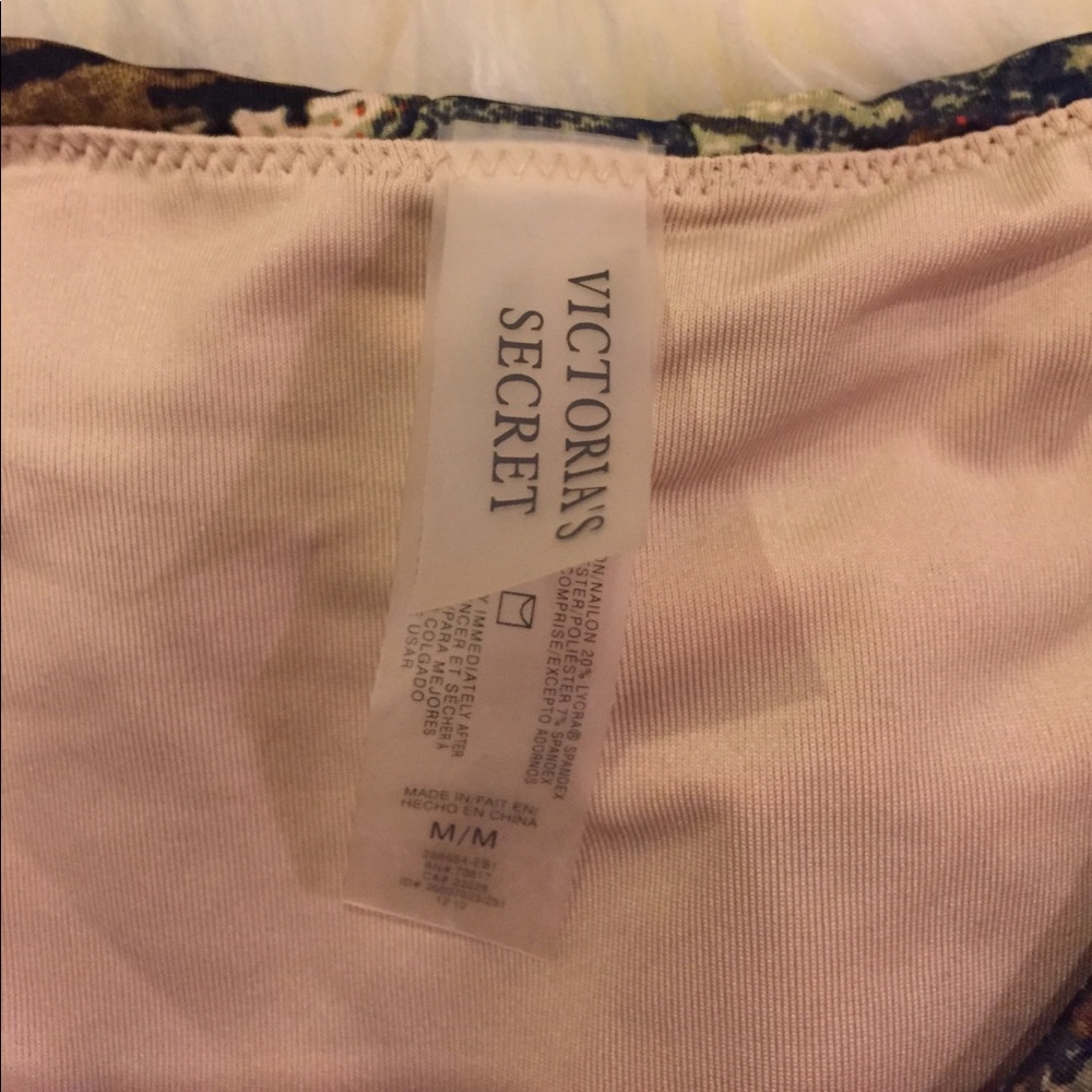 Victoria's Secret bathing suit - Picture 3 of 7