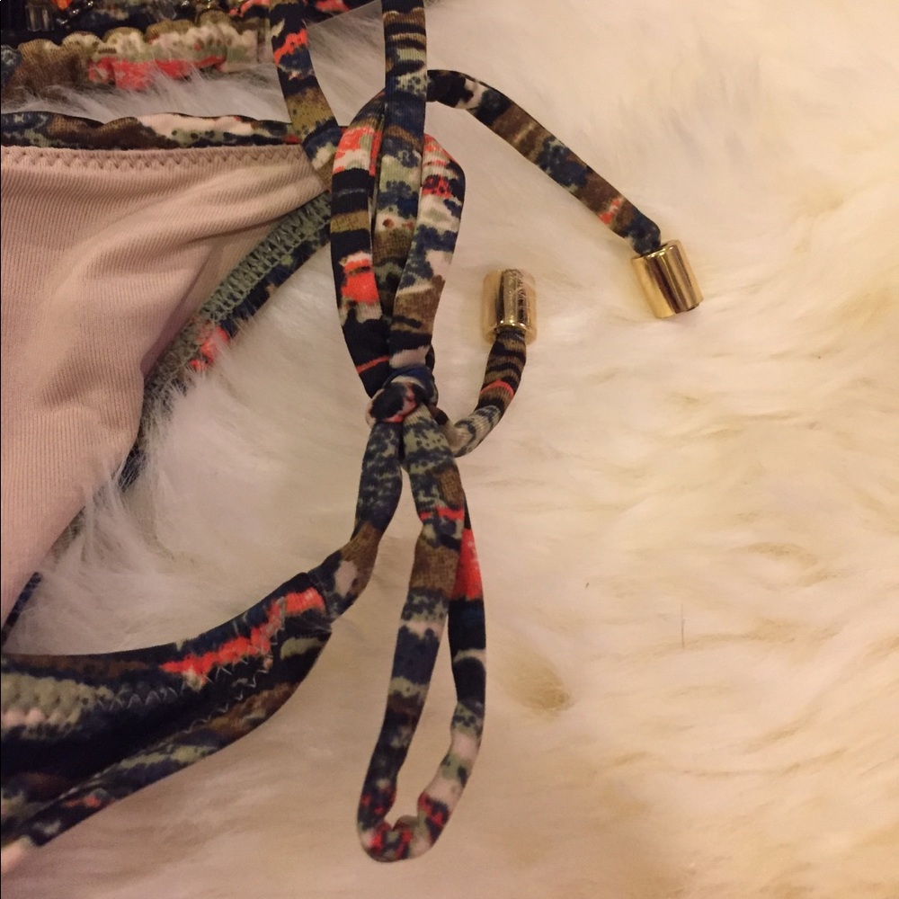 Victoria's Secret bathing suit - Picture 5 of 7