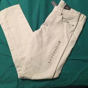 White skinny jeans