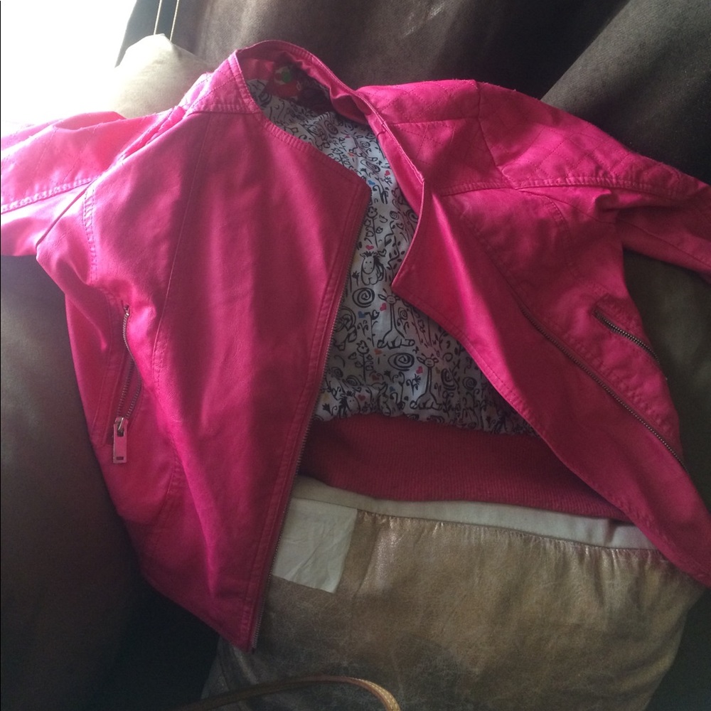 Pretty jacket barely worn no marks or tears