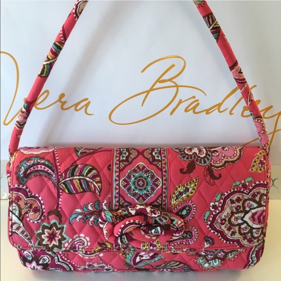Vera Bradley Handbags - ⭐️VERA BRADLEY SHOULDER BAG 💯AUTHENTIC