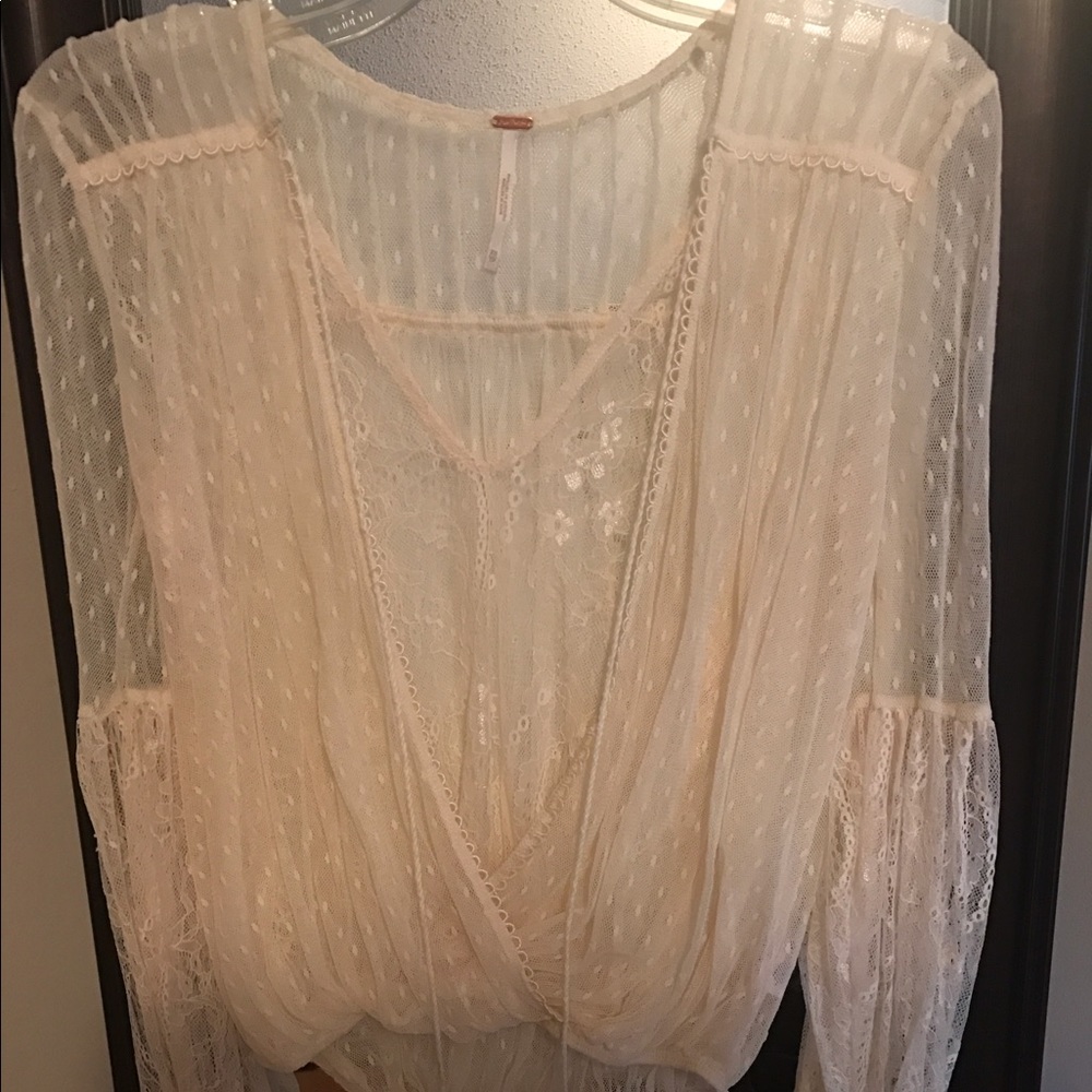 Free people lace top!