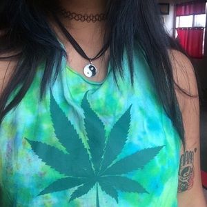 🍃Go Vegan 🌳Tie Dye Weed Crop Top
