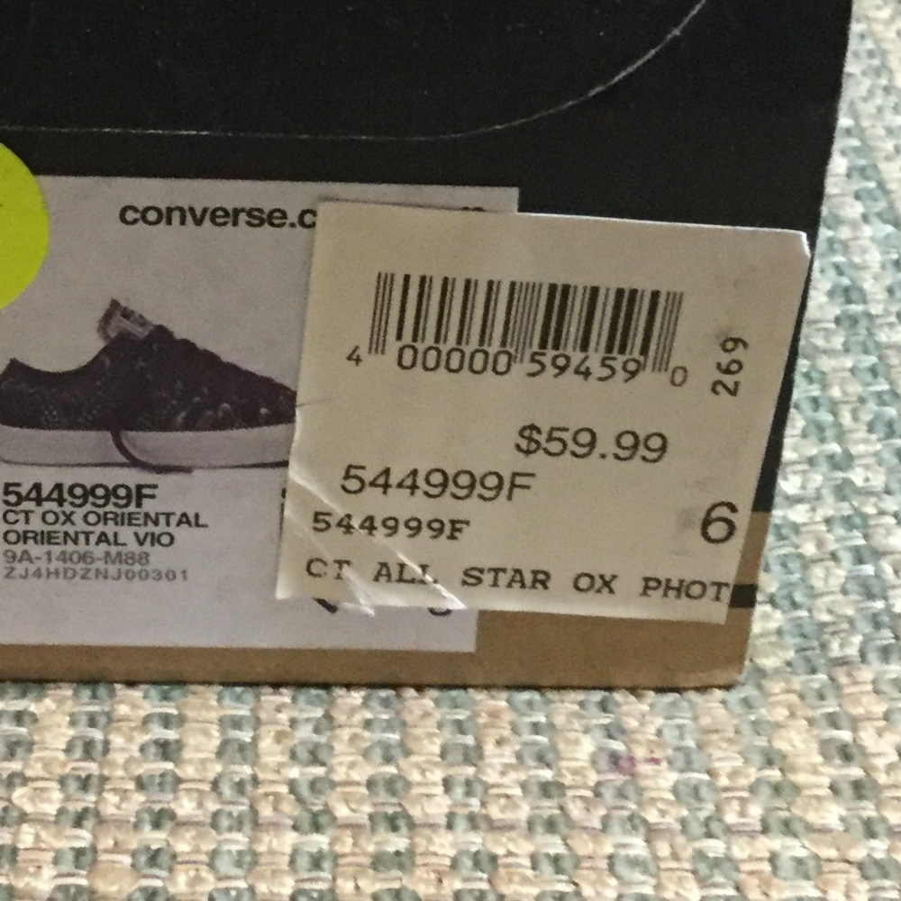 Size 6 women's LAST PAIR! BNWB Chuck Taylor's - Picture 4 of 4