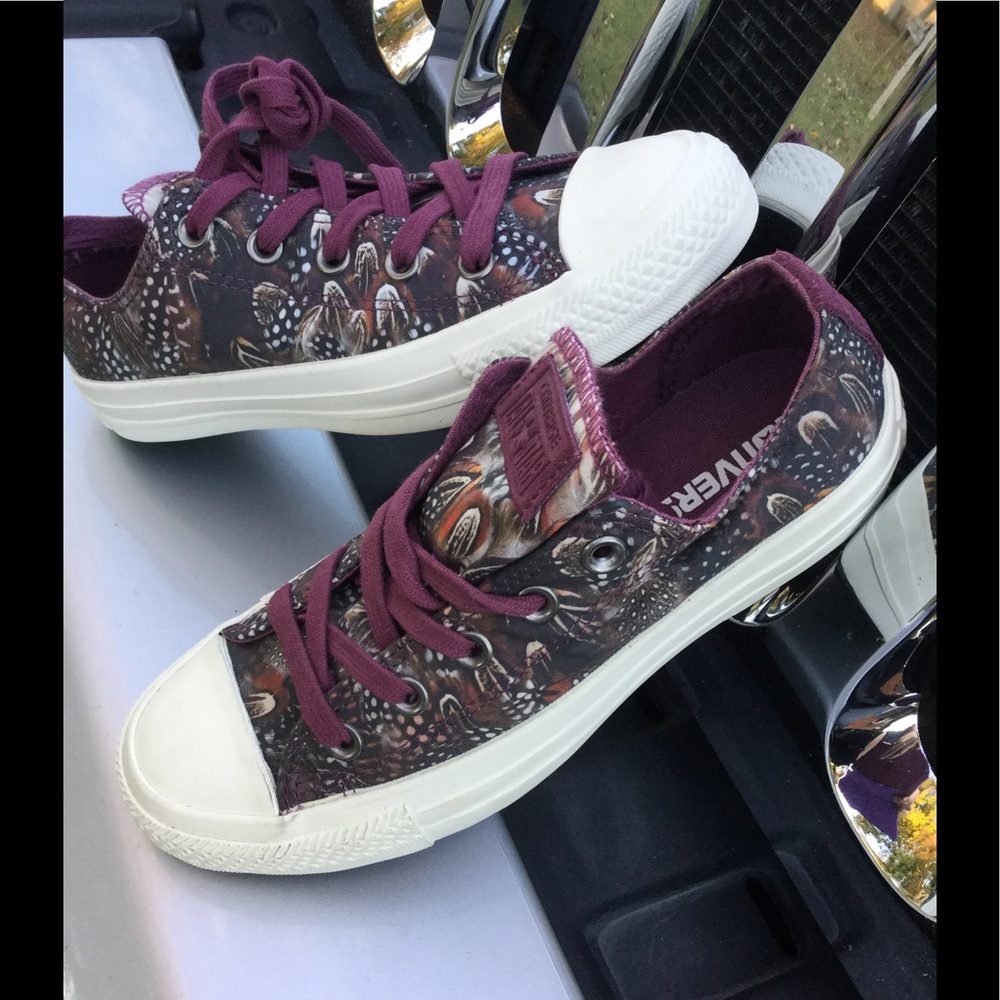 Size 6 women's LAST PAIR! BNWB Chuck Taylor's - Picture 2 of 4