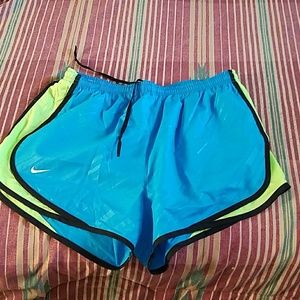 Nike Dri-fit Drifit shorts with mesh liner large L