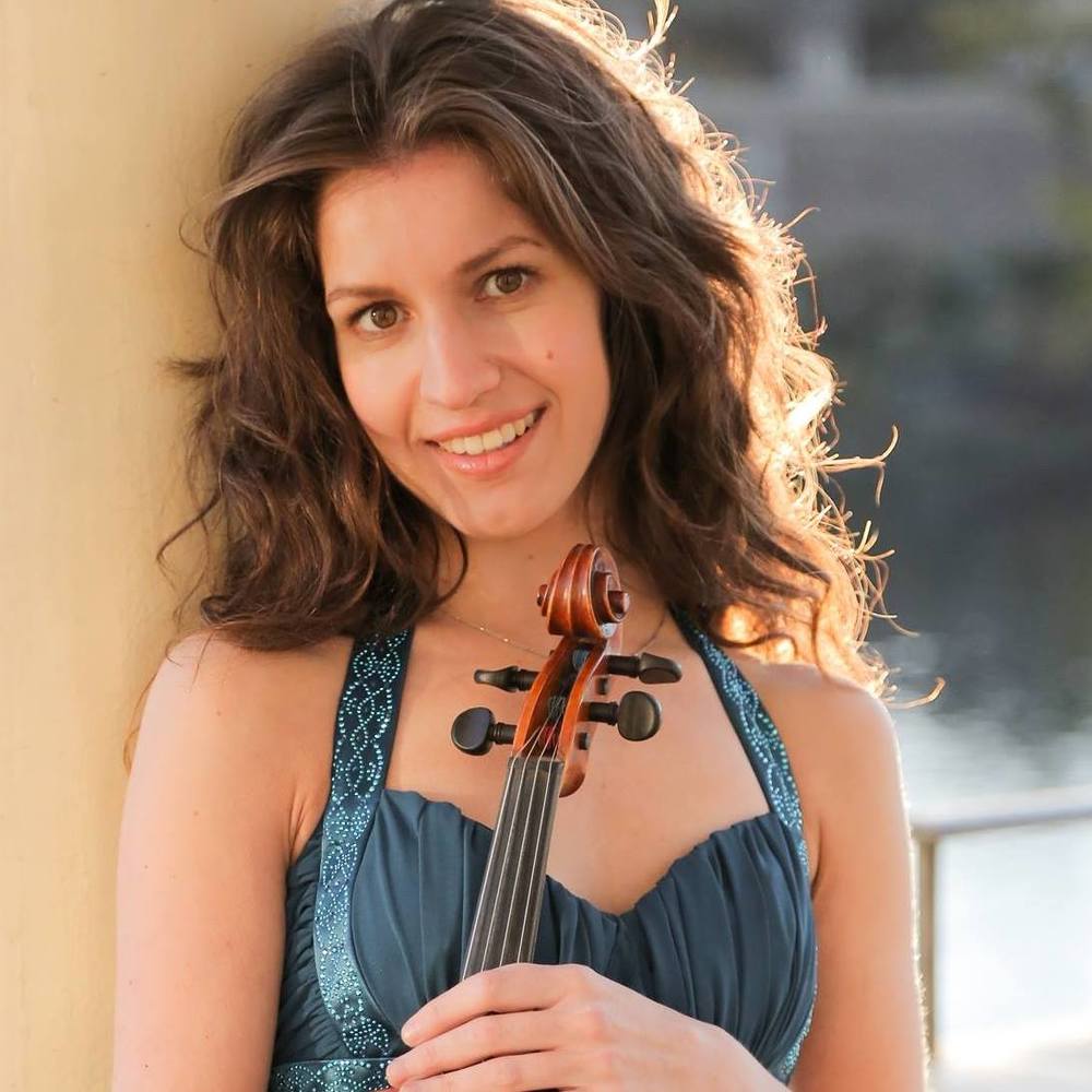 Meet your Posher, Adelya