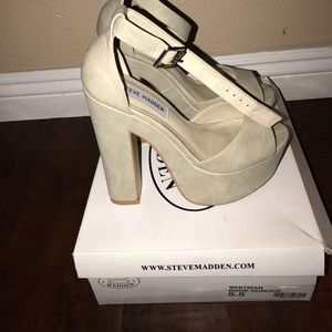 chuncky tan heels super cute