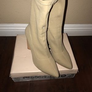 only worn once tan imitated yeezy boots