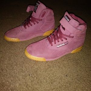 Meet your Posher, Deangela